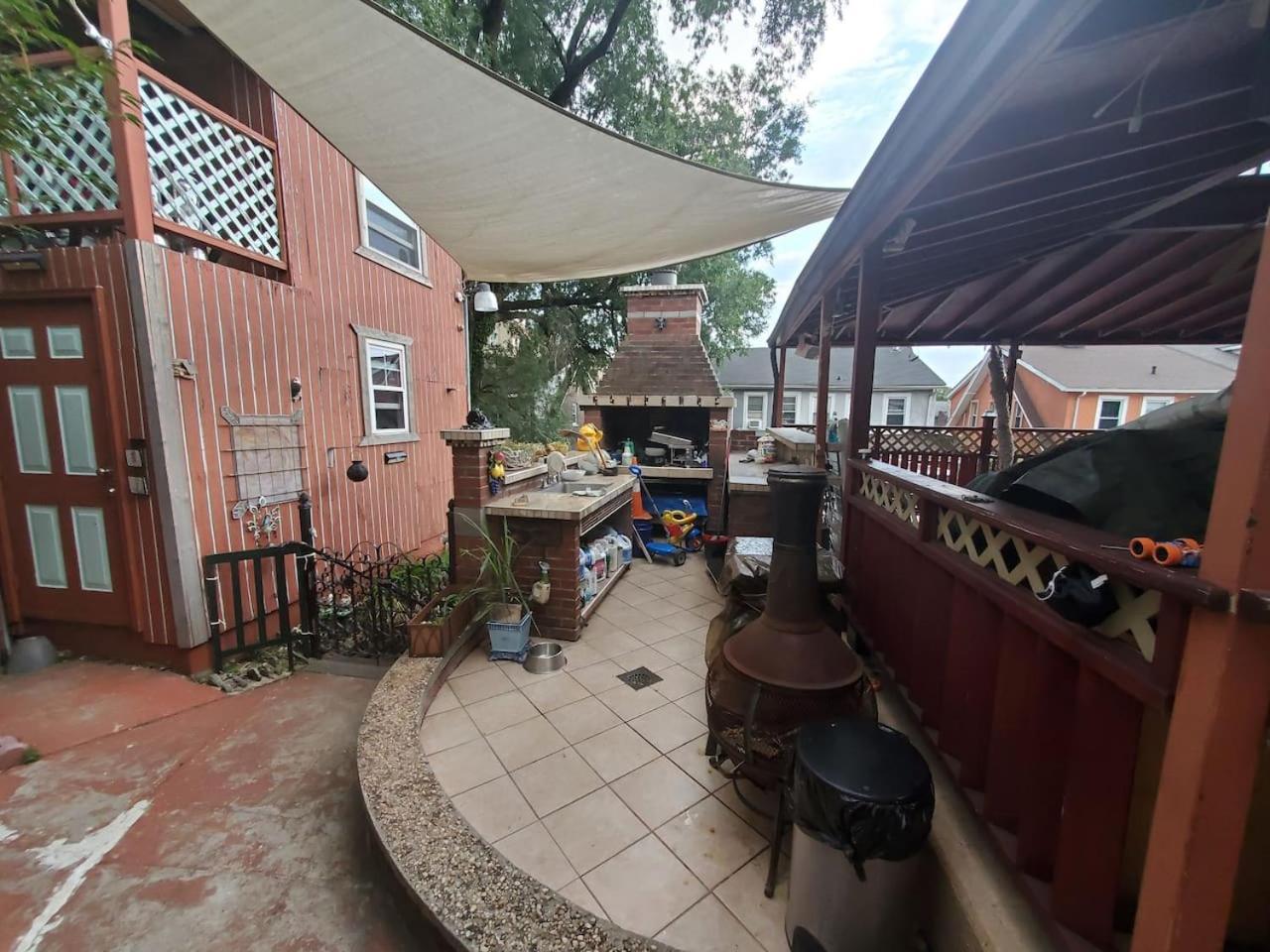Lovely 2 Bedroom Apartment With 2 Entrance And Parking New York Exterior photo